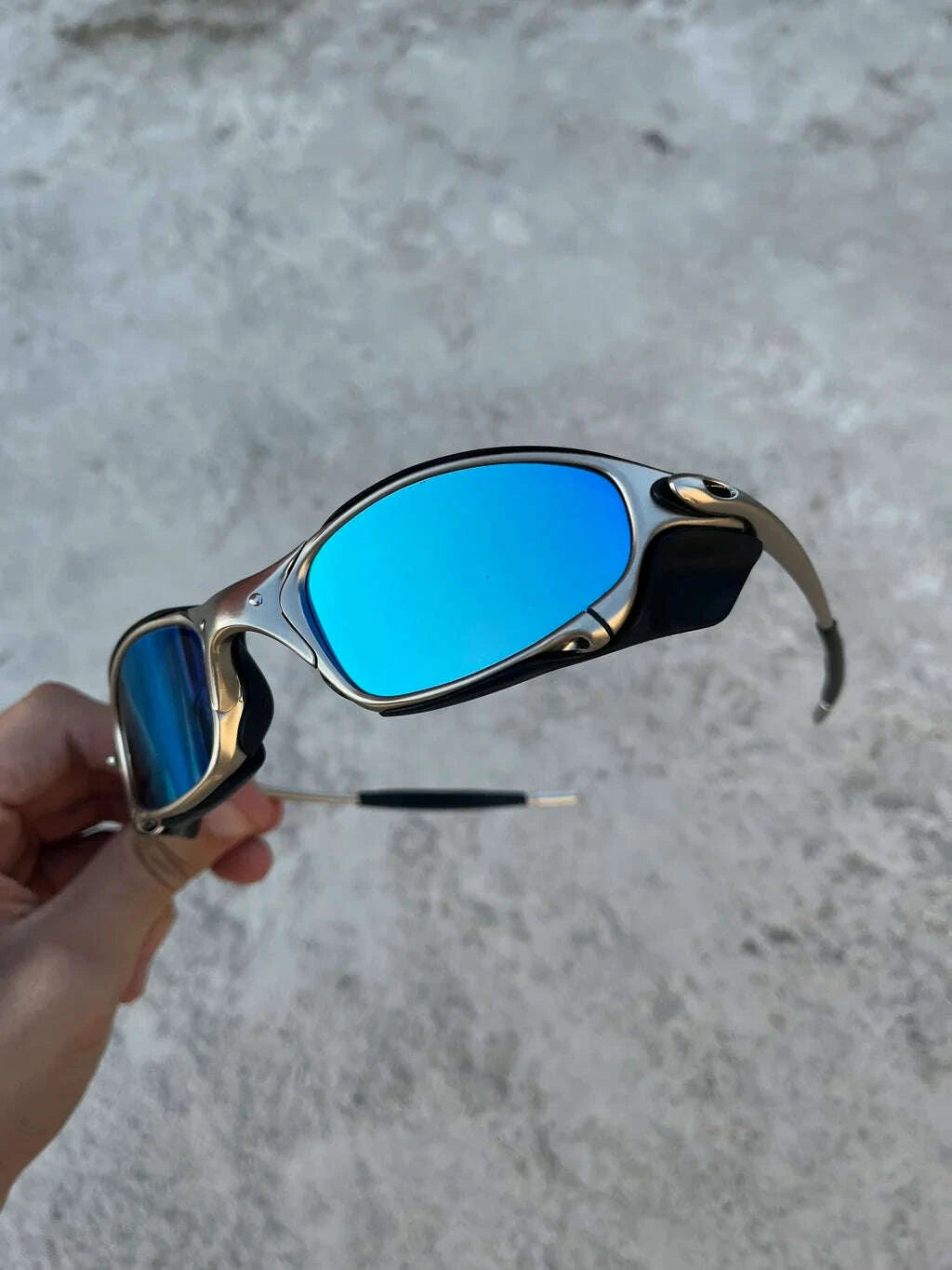 F50B8216-1738-4491-B3D4-E7189950D9D6