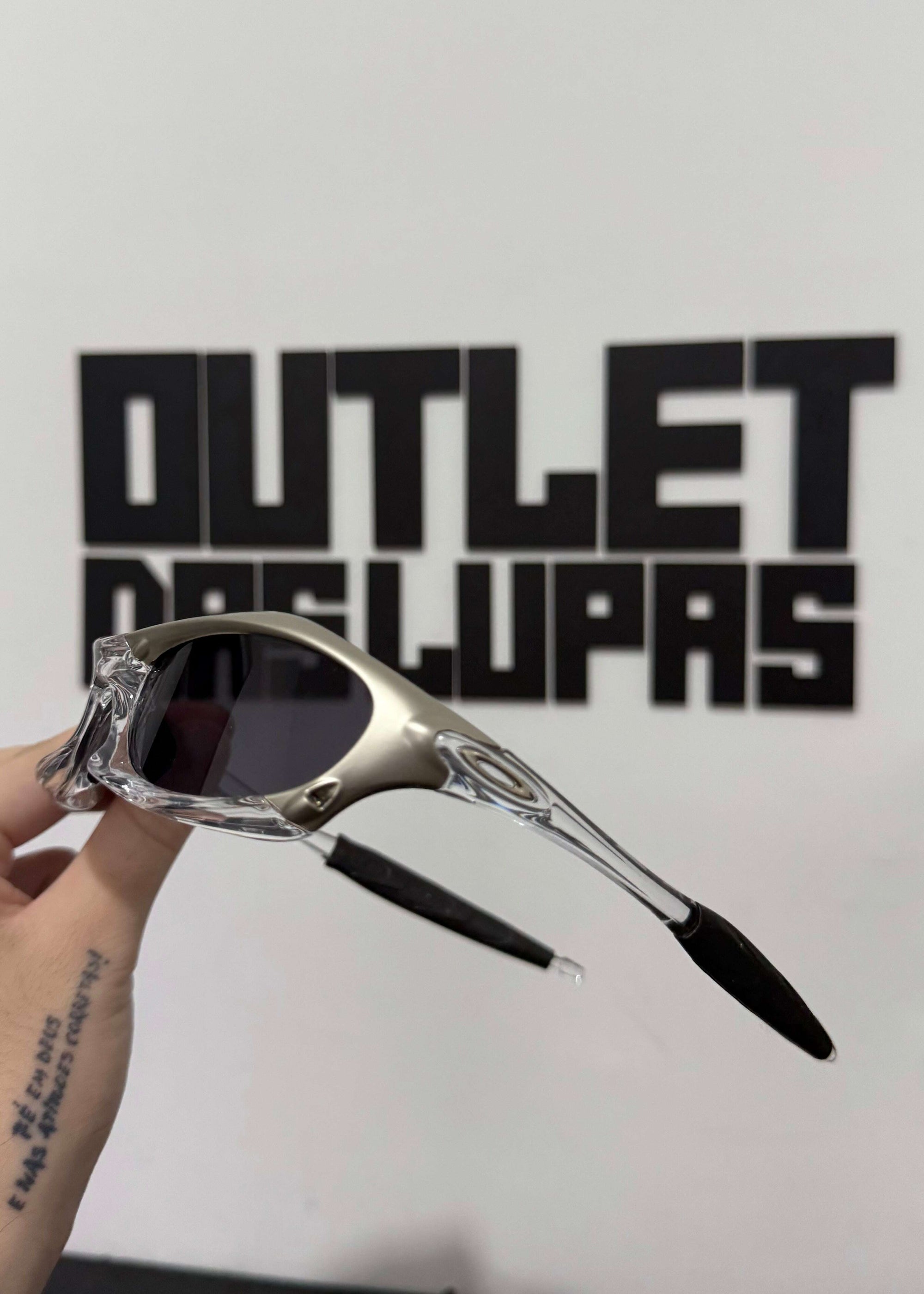 FC7F1648-1A98-4A37-8B8D-159BDAAAB45F