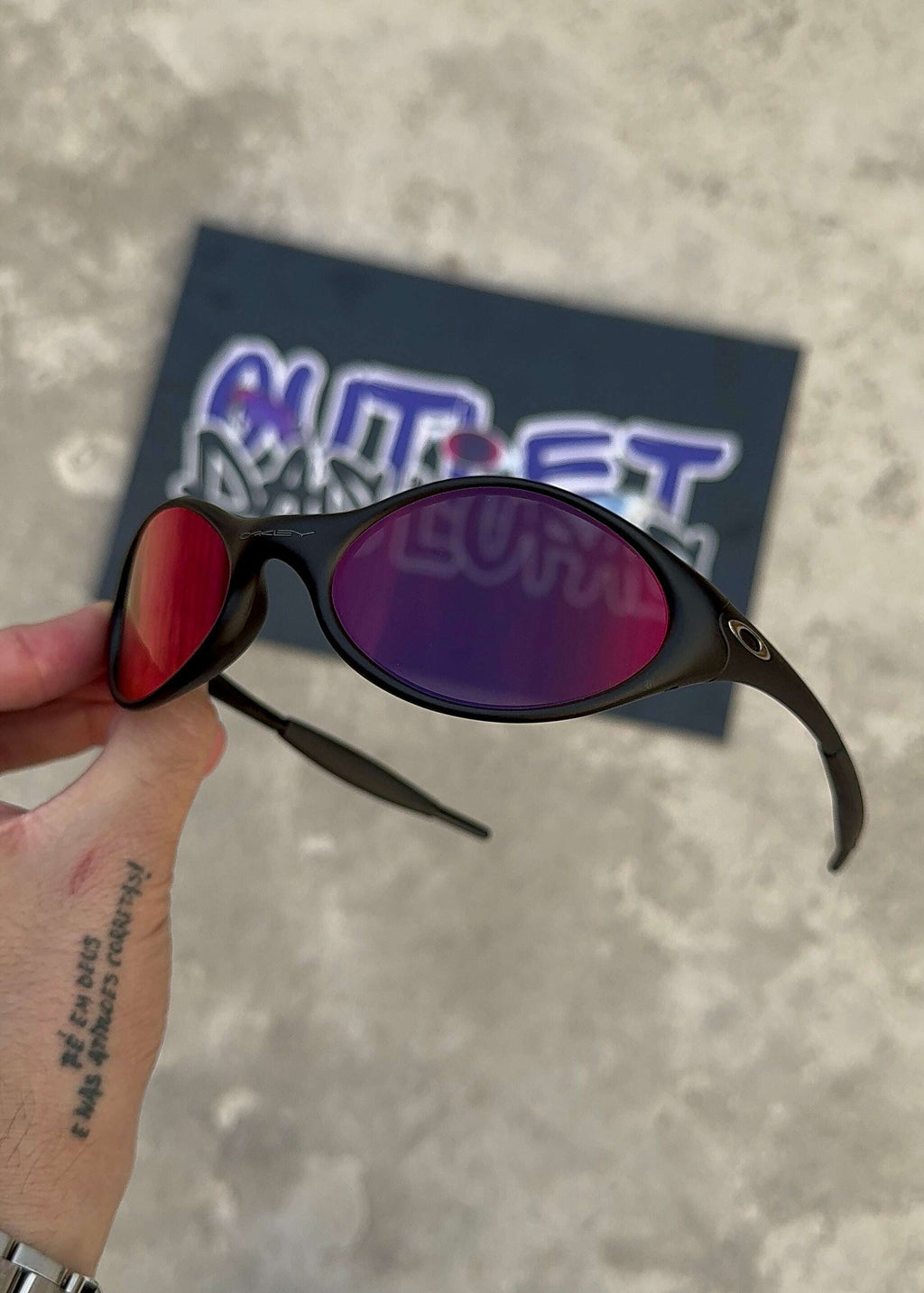 FEFDC5F3-8D38-403F-A111-24D0D7FCE967